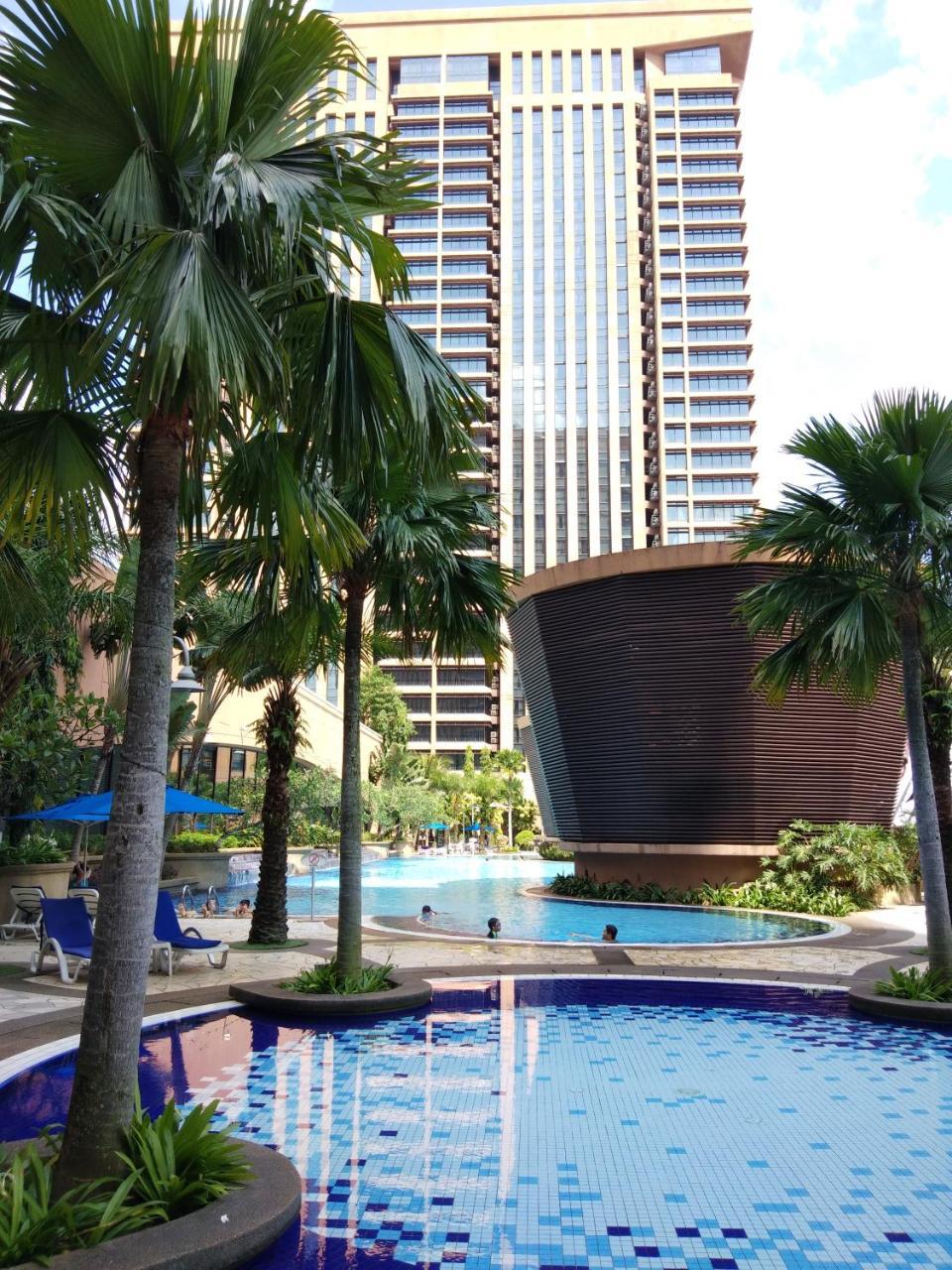 Times Square Service Apartment At Куала-Лумпур Экстерьер фото
