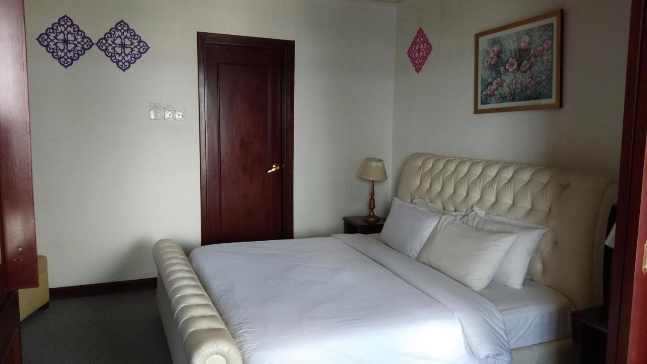 Times Square Service Apartment At Куала-Лумпур Экстерьер фото