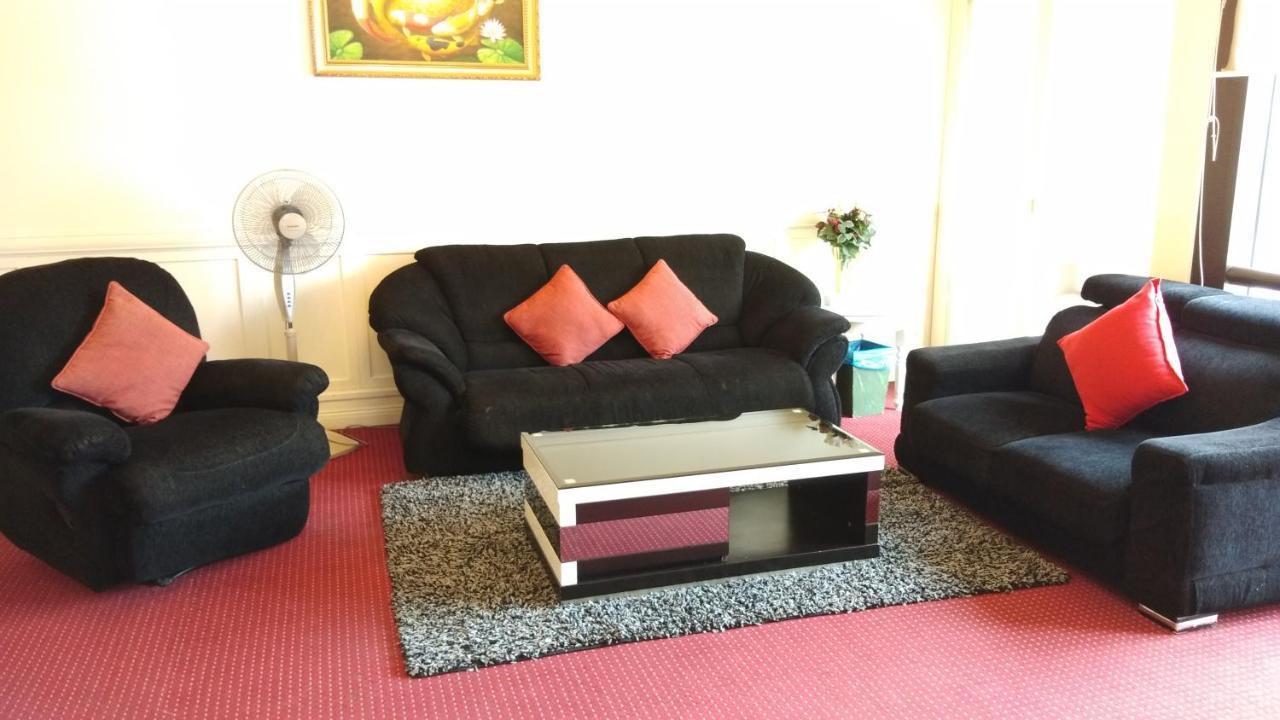 Times Square Service Apartment At Куала-Лумпур Экстерьер фото