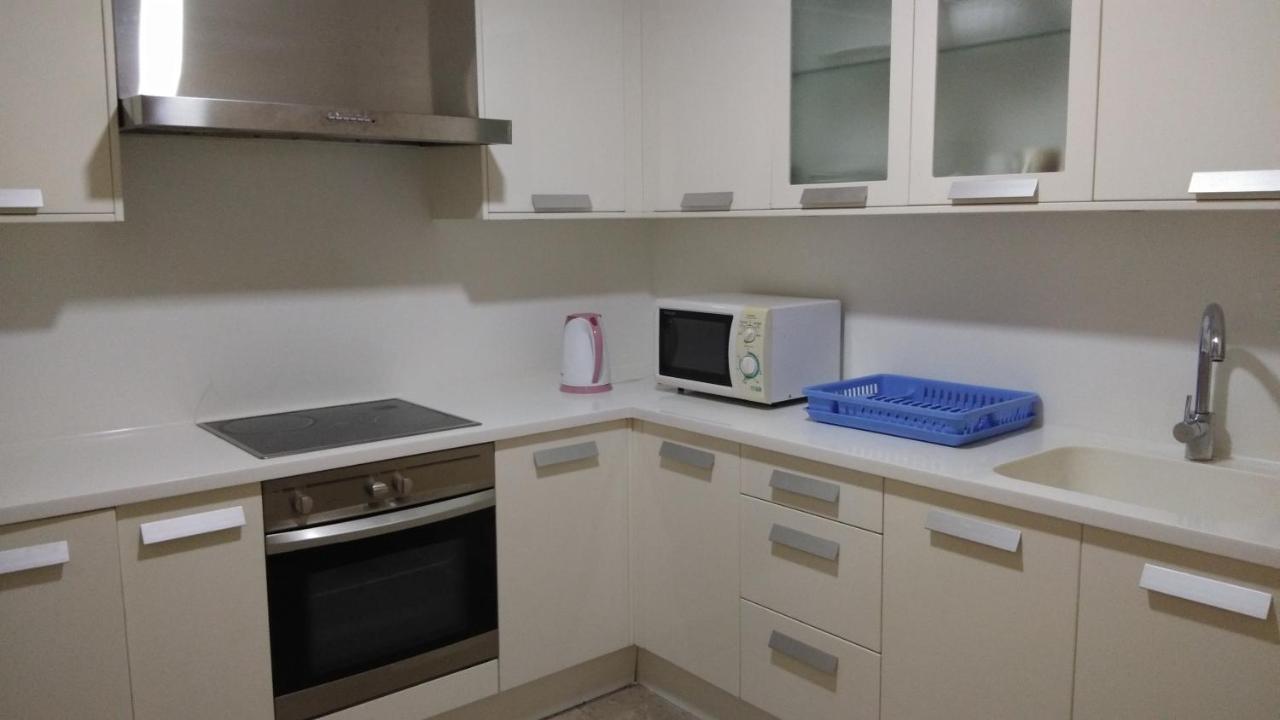 Times Square Service Apartment At Куала-Лумпур Экстерьер фото