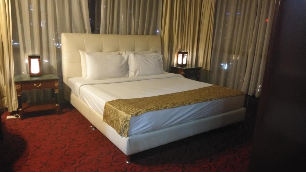 Times Square Service Apartment At Куала-Лумпур Экстерьер фото